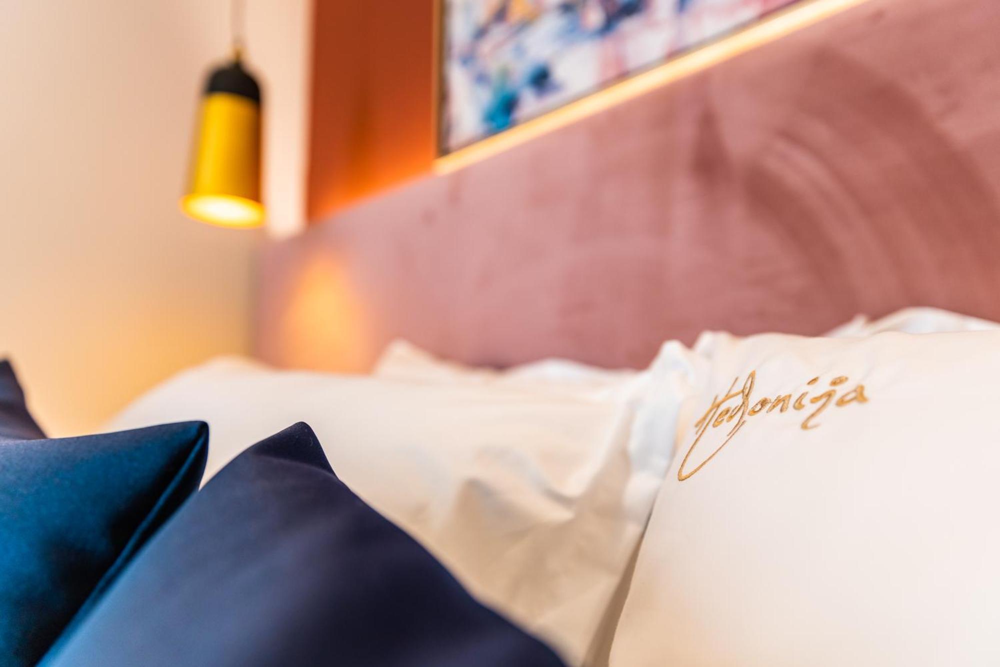 Hotel Vila Hedonija Herceg Novi Buitenkant foto